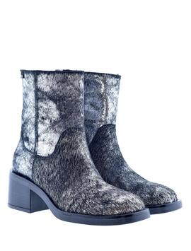 BOTIN GRETEL PELO GRAFITO